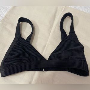 Frankie’s bikini top black size medium style Stevie